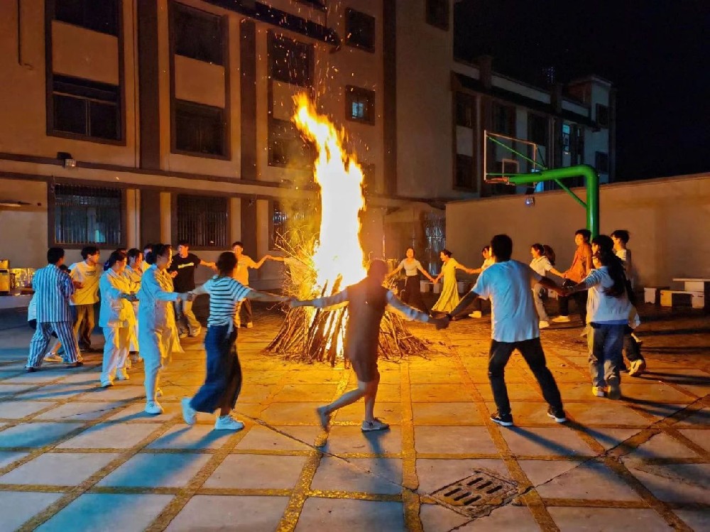 曲靖荣和精神病专科医院——温暖火把，照亮心灵特别节日